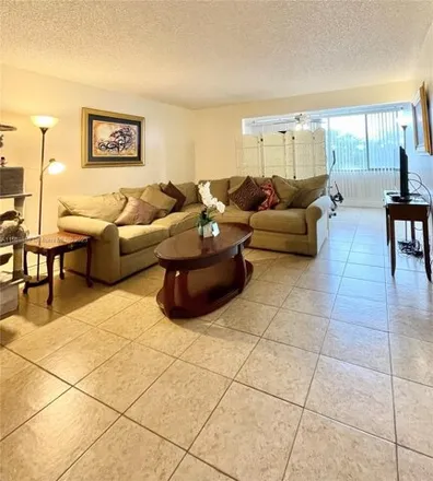 Image 5 - Hampton Boulevard, North Lauderdale, FL 33068, USA - Condo for sale