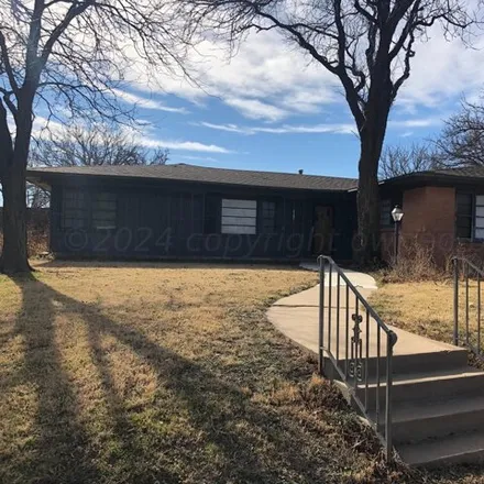 Buy this studio house on 1693 West 35th Avenue in Amarillo, TX 79109