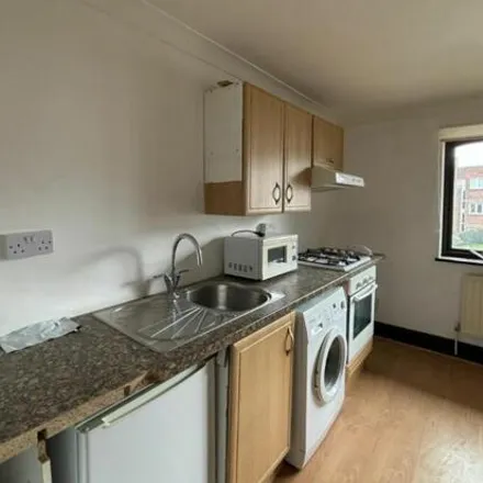 Image 2 - Lower Park Road, London, DA17 6EE, United Kingdom - Apartment for sale