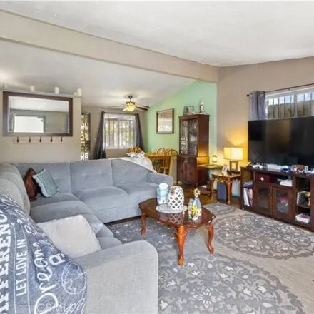 Image 2 - 12752 Foothill Boulevard, Los Angeles, CA 91342, USA - House for sale