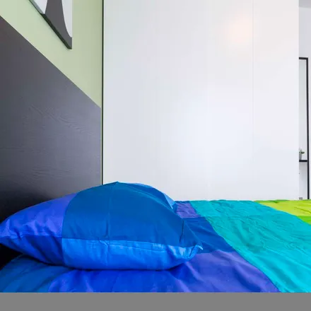 Rent this 8 bed room on Largo Cavalieri di Malta in 4, 20146 Milan MI