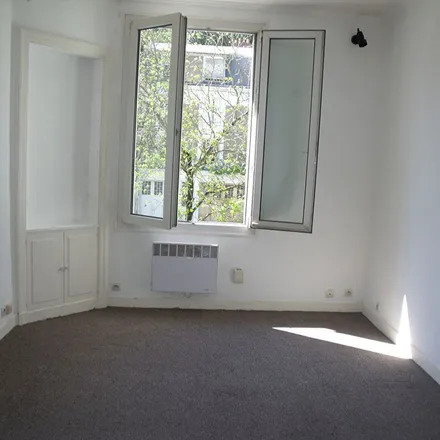 Rent this 2 bed apartment on 35bis Avenue de la Tranchée in 37100 Tours, France