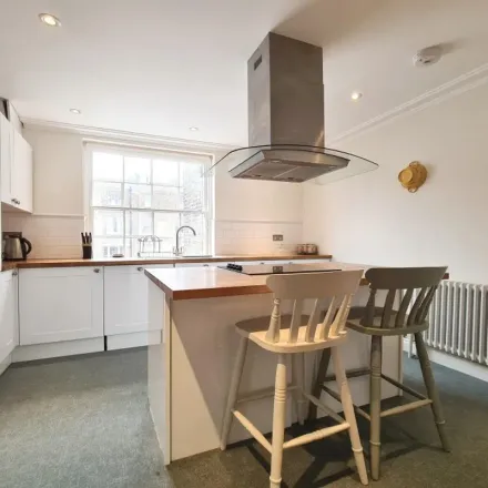 Image 2 - 210 Gloucester Terrace, London, W2 6AL, United Kingdom - Apartment for rent
