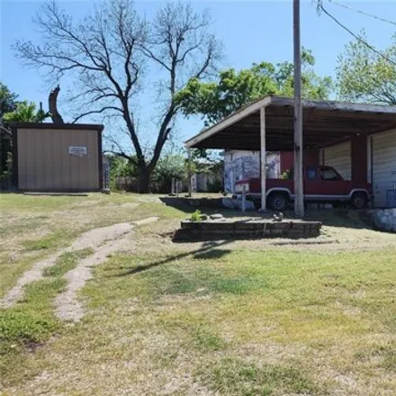 Buy this 1 bed house on 725 Illinois Street in Pawnee, OK 74058