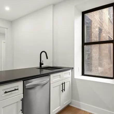 Image 4 - 105 Bennett Avenue, New York, NY 10033, USA - Condo for sale