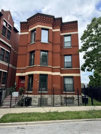 Rent this 2 bed house on 3978 S Drexel Blvd Apt 1 in Chicago, Illinois
