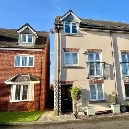 Buy this 3 bed duplex on Feltham Way in Tewkesbury, GL20 5FQ