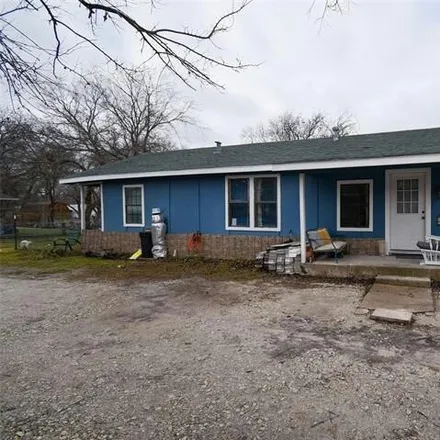 Buy this 2 bed house on 1064 Minnie Street in Gainesville, TX 76240
