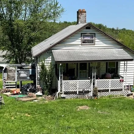 Rent this 3 bed house on 3023 Wilson Street in Lincoln Hill, North Franklin Township