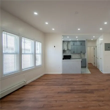 Image 2 - 1339 East 15th Street, New York, NY 11230, USA - House for rent