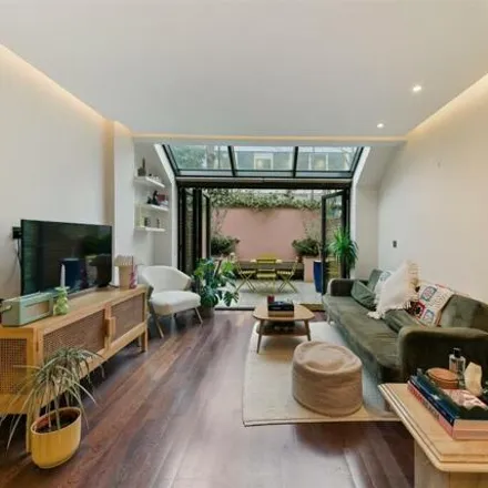 Image 3 - 161 Prince of Wales Road, Maitland Park, London, NW5 3PT, United Kingdom - Apartment for sale