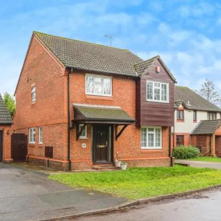 Buy this 4 bed house on 2 Highgrove Close in Hounsdown, SO40 7PS