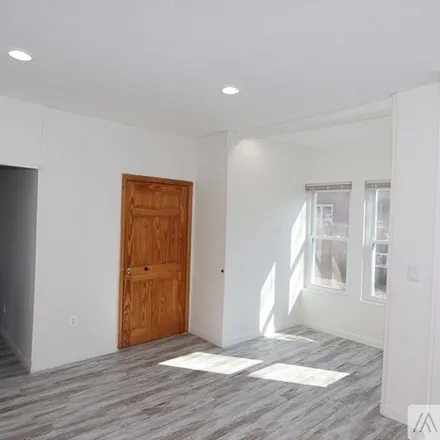 Image 4 - 156 Dana Ave, Unit 1st - Townhouse for rent