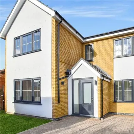 Buy this 5 bed house on Fairway in Upton, London
