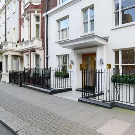 Image 2 - The Greenhouse, 27a Hill Street, London, W1J 5LR, United Kingdom - Apartment for rent