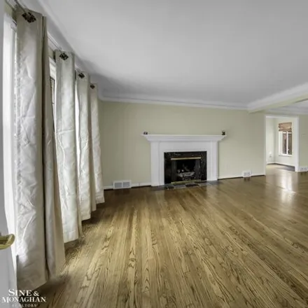 Image 3 - 15829 Lakeview Court, Grosse Pointe Park, MI 48230, USA - House for rent
