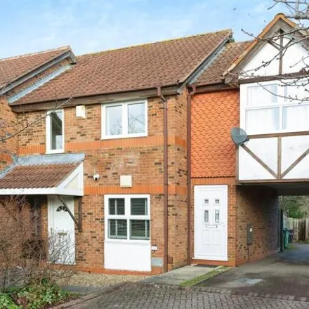 Buy this 3 bed townhouse on Tatling Grove in Fenny Stratford, MK7 7EQ