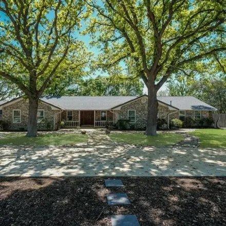 Buy this 3 bed house on 1207 Oak Lane in Hondo, TX 78861