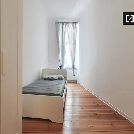 Rent this 4 bed room on Boxhagener Straße 73 in 10245 Berlin, Germany