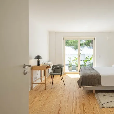 Rent this 2 bed apartment on Avenida António Portugal in 3000-318 Coimbra, Portugal