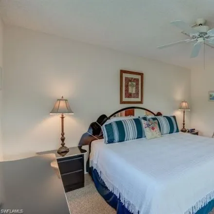Image 8 - 19 Highpoint Circle West, Collier County, FL 34103, USA - Condo for rent