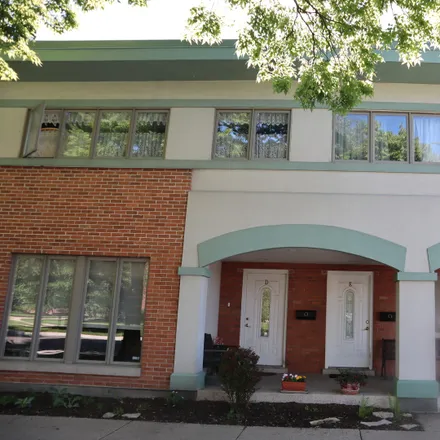 Buy this 3 bed townhouse on 601 South Boulevard in Oak Park, IL 60302