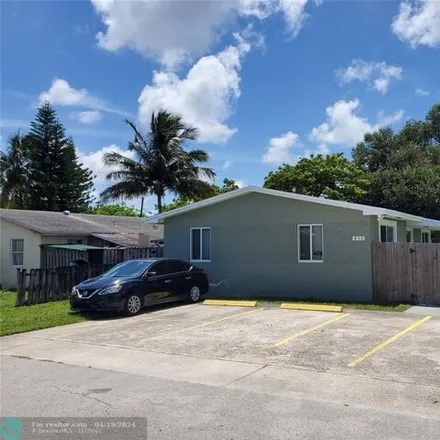 Rent this 2 bed house on 464 Southwest 9th Avenue in Ro-Len Lake Gardens, Hallandale Beach