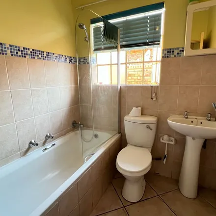 Image 4 - unnamed road, Johannesburg Ward 100, Randburg, 2188, South Africa - Townhouse for rent