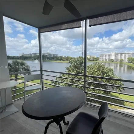 Image 1 - 2739 North Palm Aire Drive, Pompano Beach, FL 33069, USA - Condo for sale