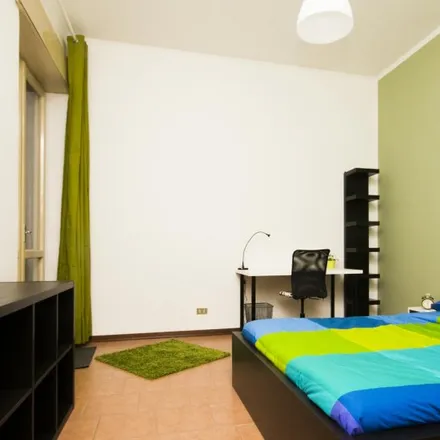 Rent this 3 bed room on Foppa in Via Vincenzo Foppa, 20144 Milan MI