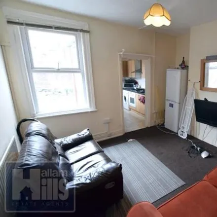 Rent this 5 bed townhouse on 695 Ecclesall Road in Sheffield, S11 8TB