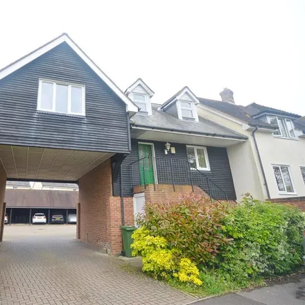 Rent this 2 bed apartment on High Street in Upper Beeding, BN44 3WN