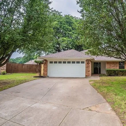 Buy this 3 bed house on 2500 Satinwood Court in Arlington, TX 76001