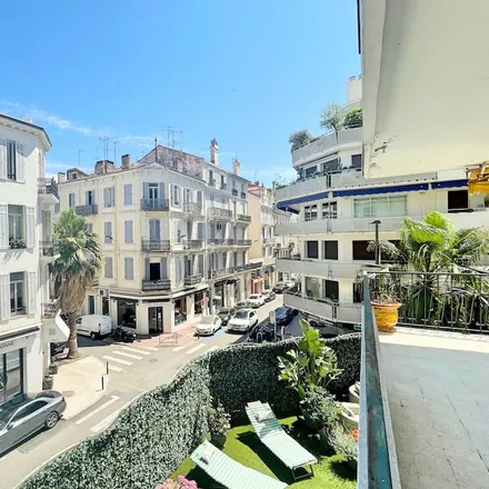 Image 1 - Cannes, 4 Place de la Gare, 06400 Cannes, France - Apartment for rent