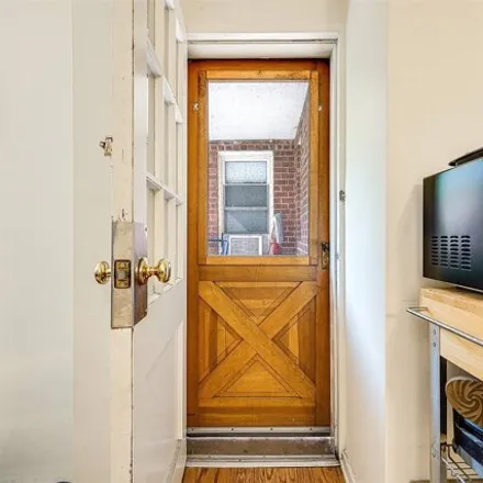Image 9 - Grover Cleveland, 67-38 108th Street, New York, NY 11375, USA - Apartment for sale