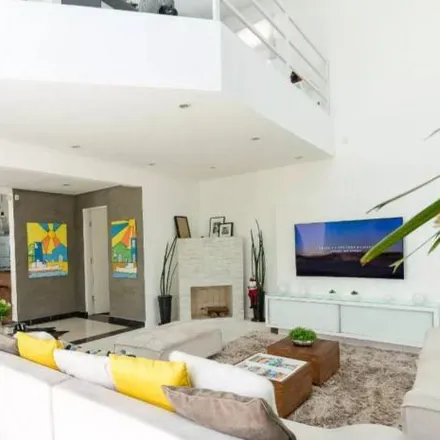 Buy this 3 bed house on Rua Prefeito Rinaldo Poli 202 in Vila Rio, Guarulhos - SP
