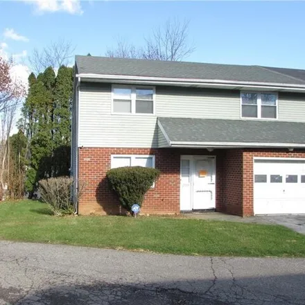 Rent this 3 bed townhouse on 206 Vista Drive in Easton, PA 18042