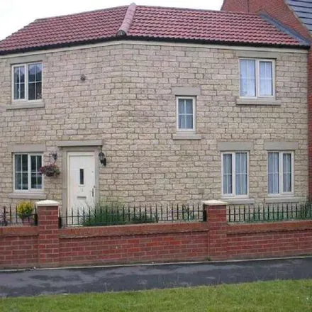 Rent this 3 bed duplex on Georgian Mews in Catcliffe, S60 5US