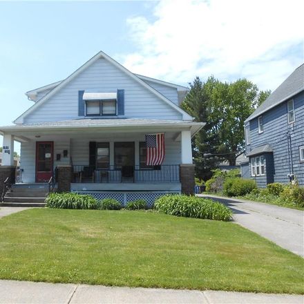 Rent this 4 bed duplex on 1586 Clarence Avenue in Lakewood, OH 44107
