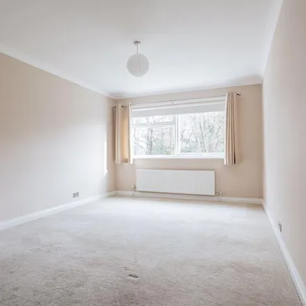 Image 4 - Haslemere Avenue, Highcliffe-on-Sea, BH23 5BQ, United Kingdom - Apartment for rent