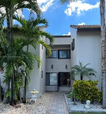 Buy this 3 bed townhouse on 9301 North New River Canal Road in Plantation, FL 33324