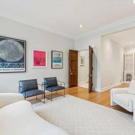 Rent this 6 bed townhouse on 73 Artesian Road in London, W2 5DD
