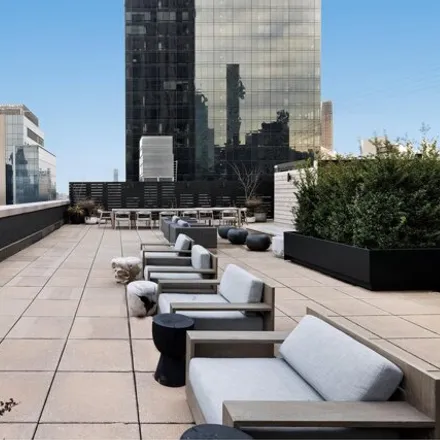 Image 9 - Bridge Tower Place, East 61st Street, New York, NY 10021, USA - Condo for sale