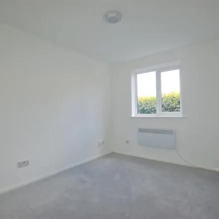 Rent this 2 bed apartment on Draycott Close in London, NW2 1UN