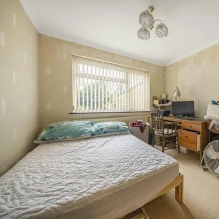 Image 7 - Bierton Road, Aylesbury, HP20 1EH, United Kingdom - House for sale