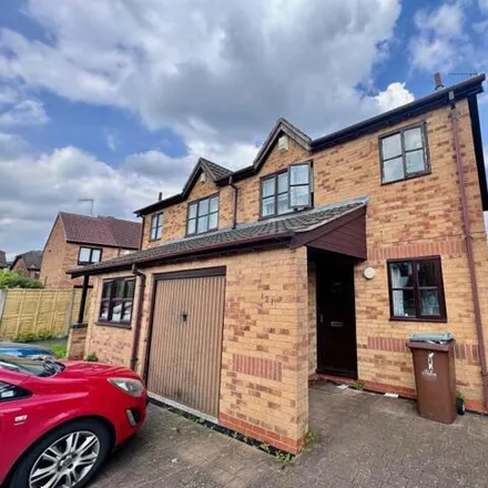 Rent this 3 bed townhouse on 121 Heron Drive in Nottingham, NG7 2DF