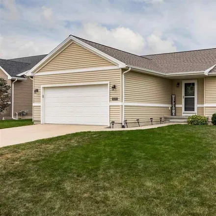 Buy this 3 bed house on 2968 Glen Elm Drive Northeast in Cedar Rapids, IA 52402