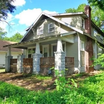 Buy this studio house on 1919 South Broadway Street in Pittsburg, KS 66762