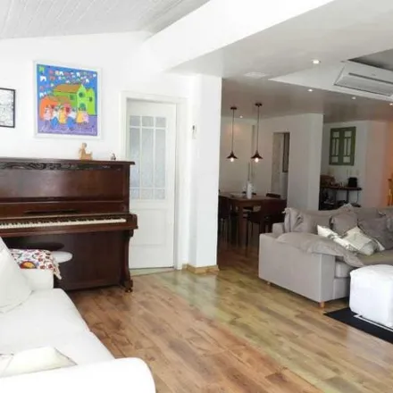 Buy this 4 bed apartment on Super Prix in Rua Visconde de Pirajá 270-274, Ipanema