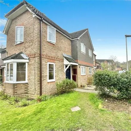 Buy this 1 bed house on Hitherhooks Hill in Binfield, RG42 4QW